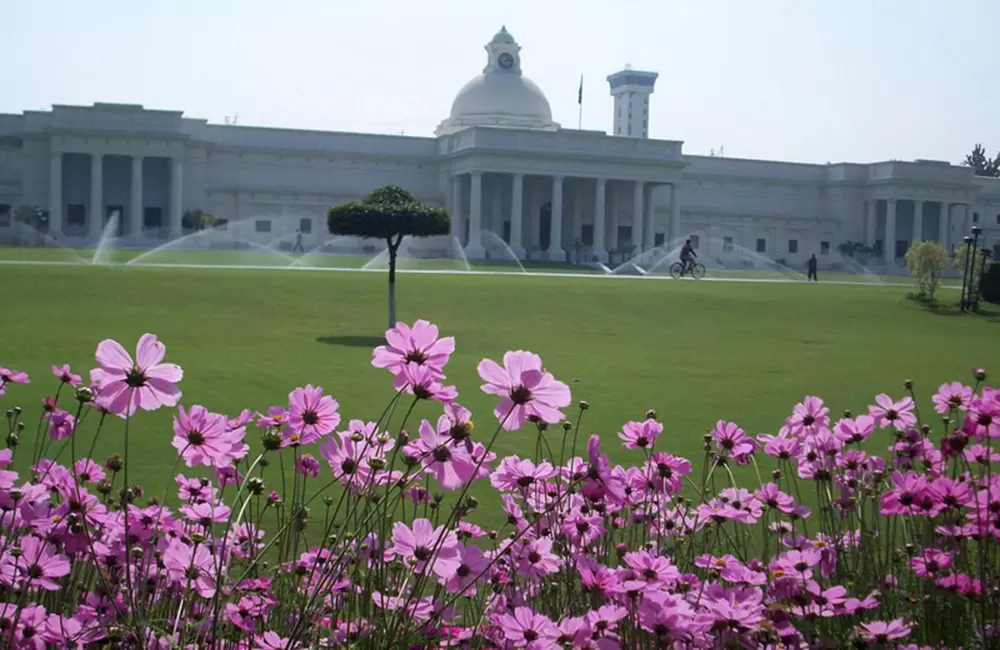 Gurgaon to Roorkee Taxi Service